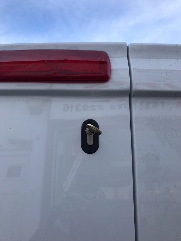 Vauxhall Vivaro / Renault Traffic dead lock and slam handle Locks and